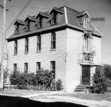 1892 building