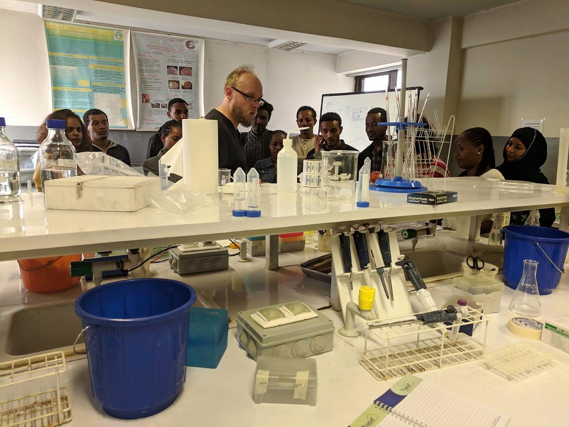 Cumming School of Medicine associate professor Guido van Marle leads a workshop on molecular biology at the University of Addis Ababa in Ethiopia.