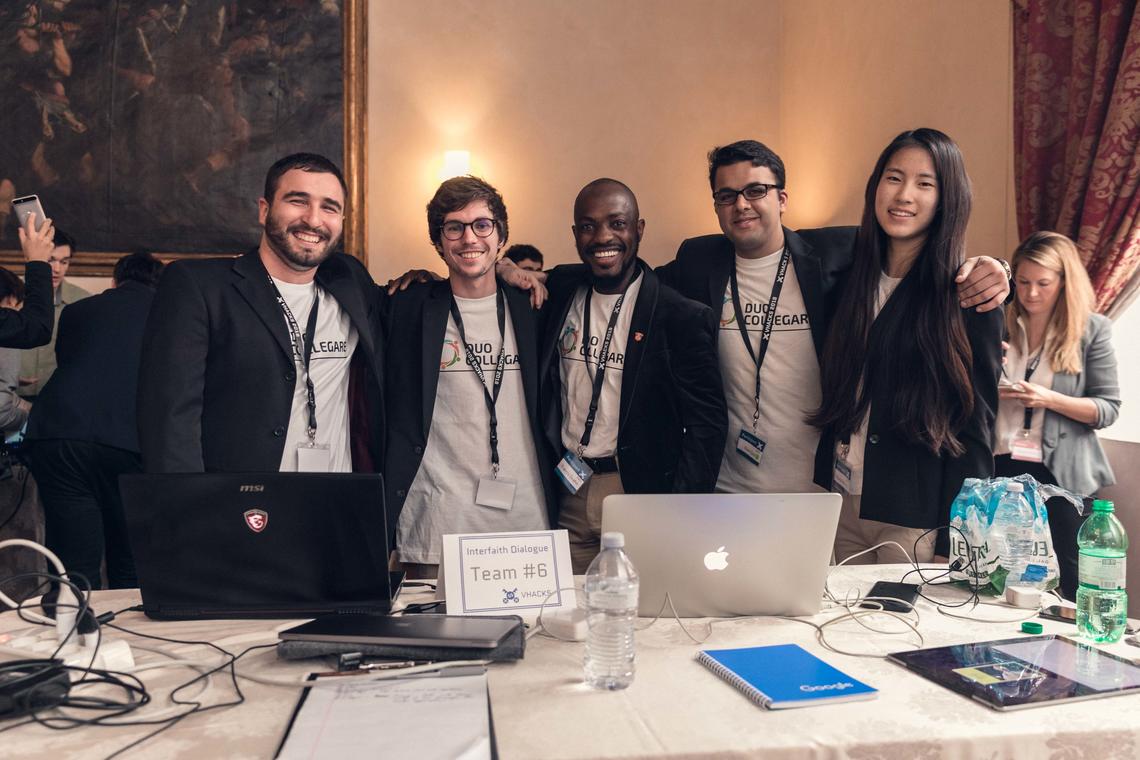 Wang and her team at the 2018 VHacks event at the Vatican. Wang’s team design received the La Croix Prize in addition to being the winner in their Interfaith Dialogue category. Their web platform, DUO Collegare, promoted interfaith ‘doing’ by connecting people of every religion and background to timely volunteer opportunities in their community.