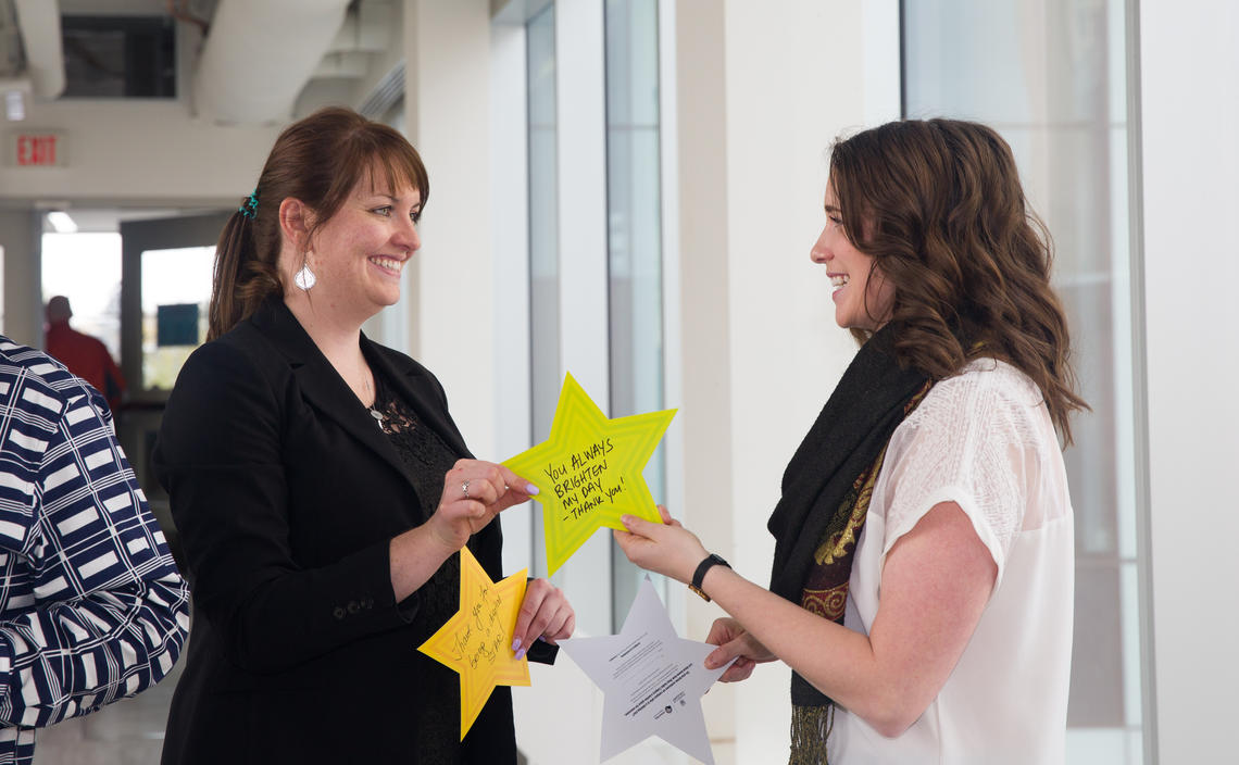 Share why you appreciate your colleagues with Give ‘n’ Thanks stars.