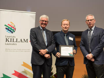 Killam Predoctoral Laureate Scott Sibole, Biomedical Engineering, with Killam Trustee Kevin Lynch (left) and Dr. Ed McCauley, vice-president (research)