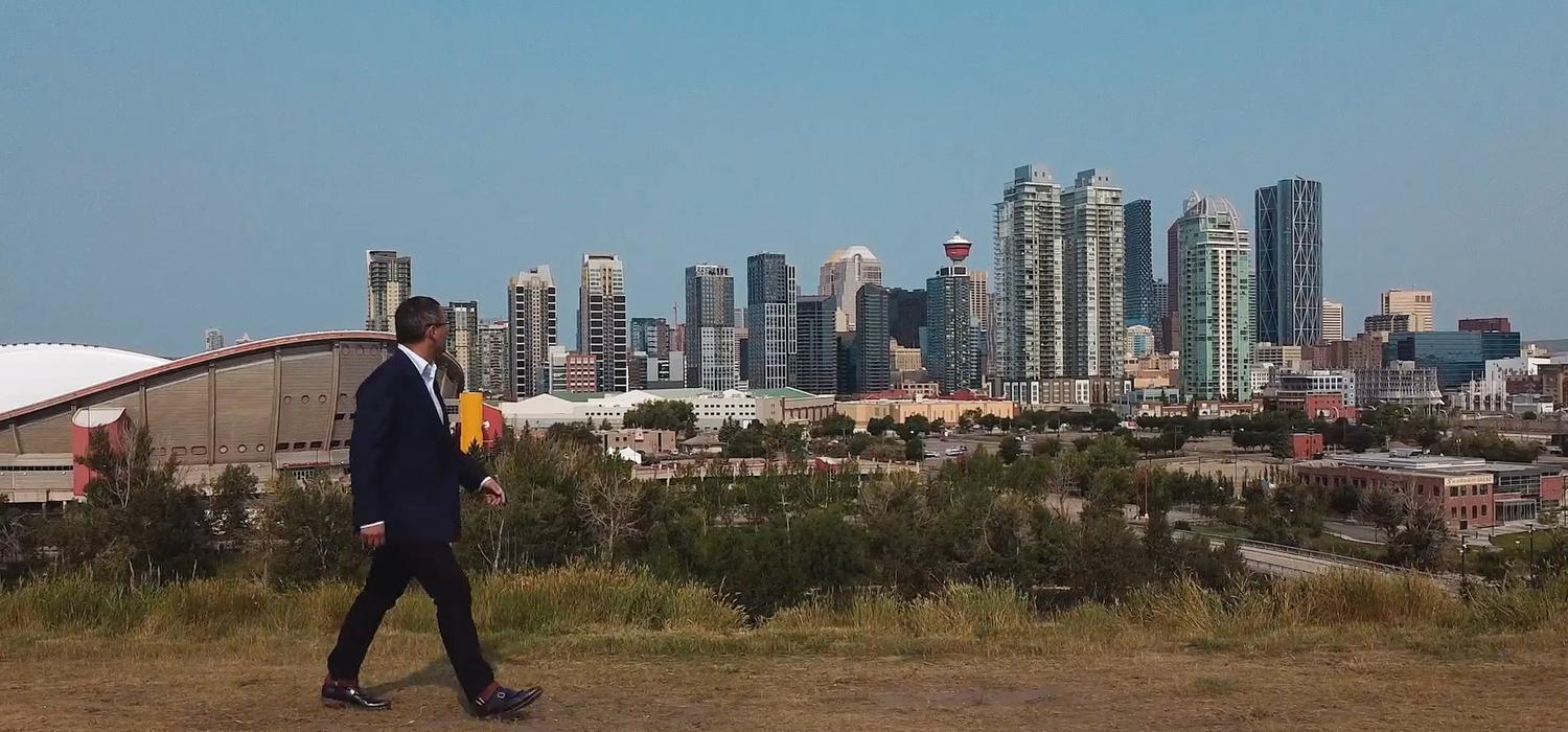 Sanders Lee looks at Calgary skyline