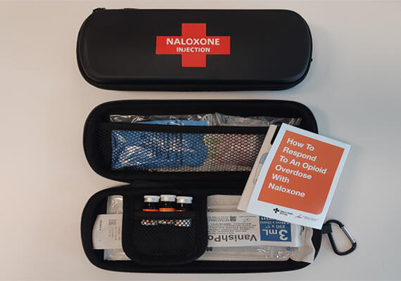 Naloxone kit