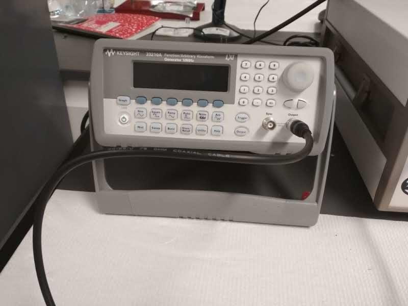 Keysight Technologies 33210A Function/Arbitrary Waveform Generator Keysight Technologies 33210A Function/Arbitrary Waveform Generator