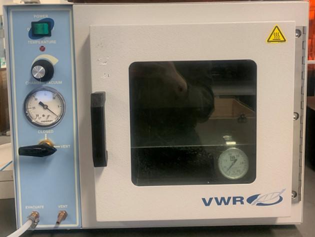 Vacuum oven vacuum oven