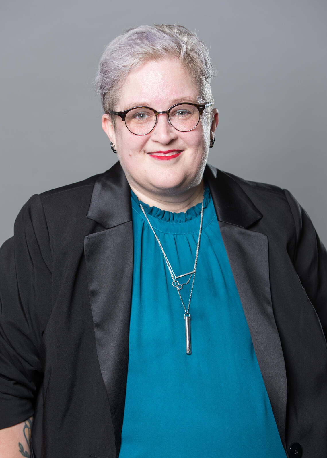Rae Martens headshot