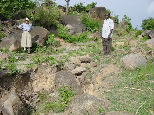 Gully erosiom of paved way