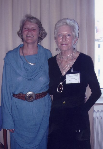 Gayle and Linda Kreitzer
                  - Munich, 2006
