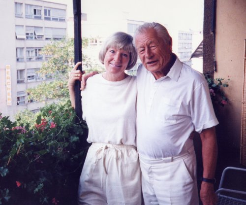 Gayle with
                  Andrew Mouravieff-Apostol 1994 in Geneva
